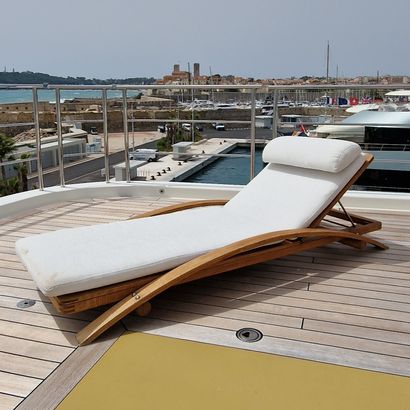 * SUMMIT - SUITE DE CINQ BAINS DE SOLEIL...