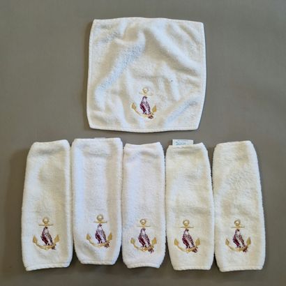 THE WHITE HOUSE - 6 WHITE TOWEL SERVIETTES...