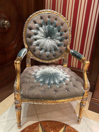 * FAUTEUIL A DOSSIER PLAT MEDAILLON de Style...