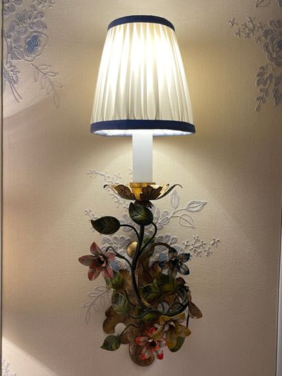 Pair of 18th century style single-light sconces...