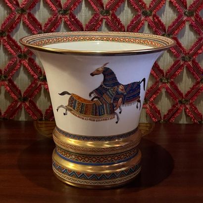 HERMES MODELE CHEVAL D'ORIENT - VASE CORNET...
