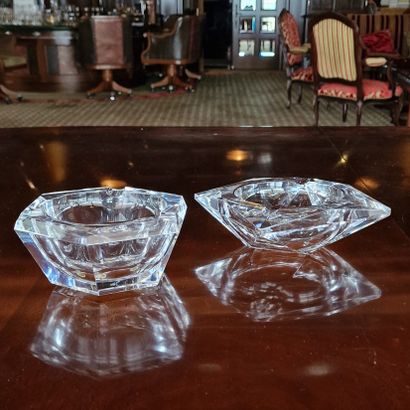 VAL SAINT LAMBERT - DEUX CENDRIERS en cristal...