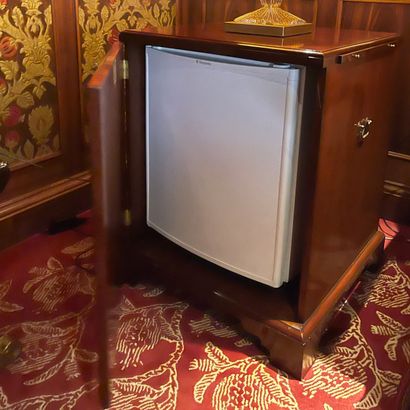 * MODERN in mahogany and applications of...