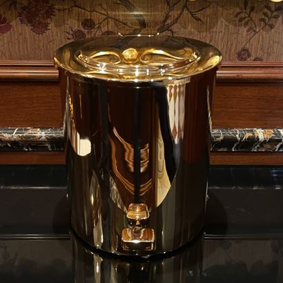 5 BATHROOM ACCESSORIES - Modern in gilded...
