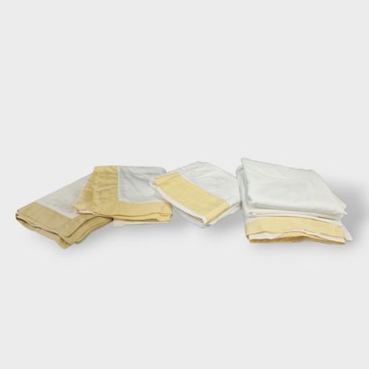 CABIN SHOP - IMPORTANT 17 PIECES BED SET...