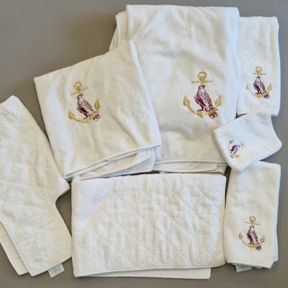 THE WHITE HOUSE - 5 PIECES OF TOILET LINEN...