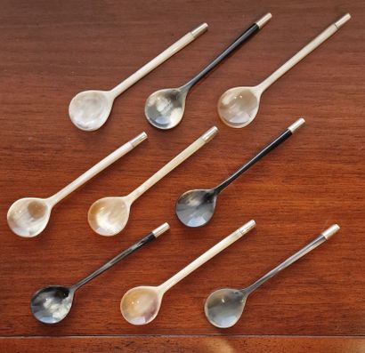 9 CAVIAR SPoons - England - Elizabeth II...