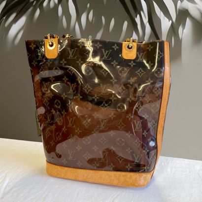 Louis VUITTON year 2004 - 