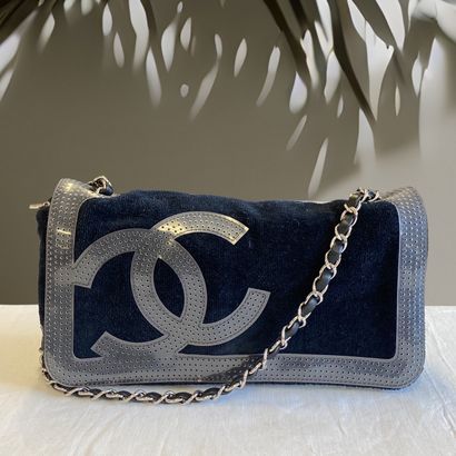 CHANEL circa 2008 - BAG BAGUETTE 25 cm in...