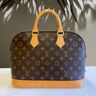 Louis VUITTON year 2002 - 