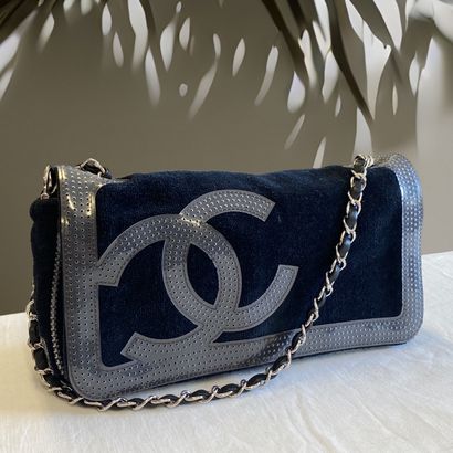 CHANEL circa 2008 - BAG BAGUETTE 25 cm in...