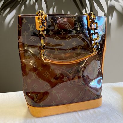 Louis VUITTON year 2004 - 