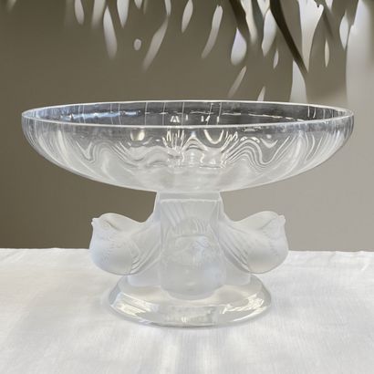 LALIQUE MODELE NOGENT BAGUIER CUP in pressed...