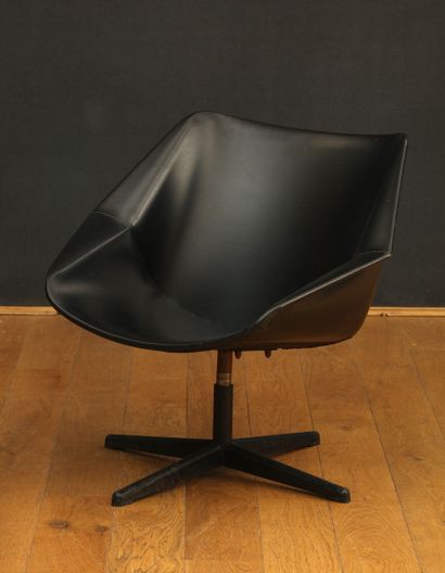 Cees BRAAKMAN (1917-1995)
CHAISE PIVOTANTE,...