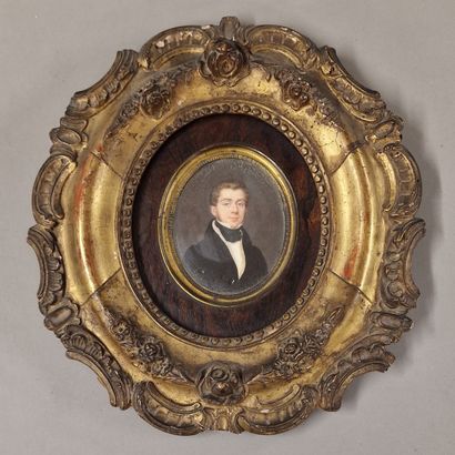 MINIATURE OVALE d'Epoque Napoléon III
Portrait...