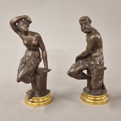 PAIRE DE BRONZES A PATINE BRUNE dans le Goût...