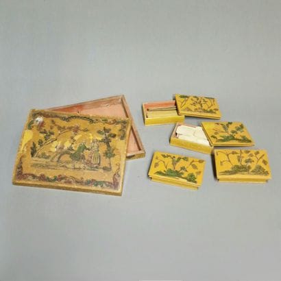 COFFRET A JEU DE QUADRILLE rectangulaire...