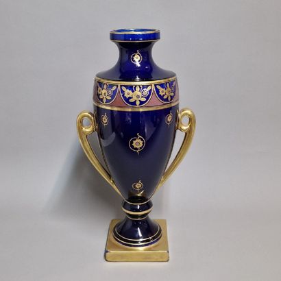MANUFACTURE PINON HEUZE A TOURS - VASE AMPHORE...