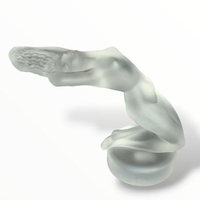 LALIQUE FRANCE - DANSEUSE (un bras levé),...