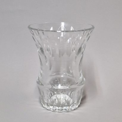 BACCARAT - VASE de forme cornet Circa 1960...