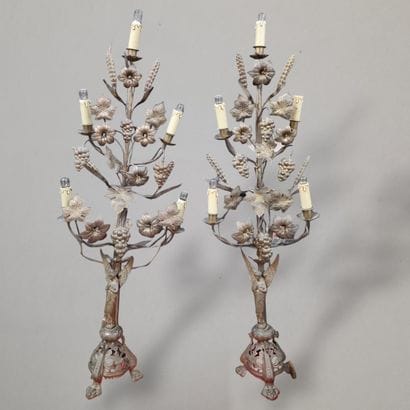 PAIRE DE GRANDS CANDELABRES D'AUTEL à cinq...