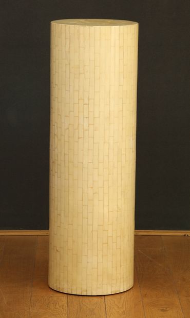COLONNE PRESENTOIR MODERNE - TRAVAIL DE DECORATEUR...