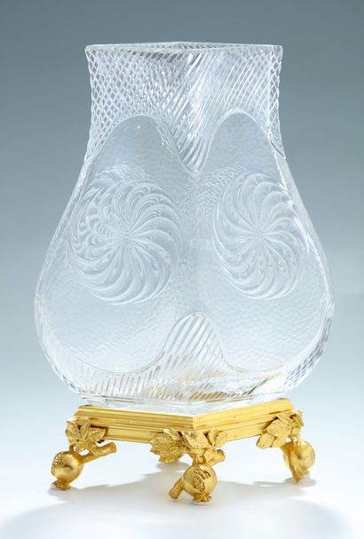CRISTALLERIE BACCARAT
VASE JAPONISANT LOSANGIQUE...