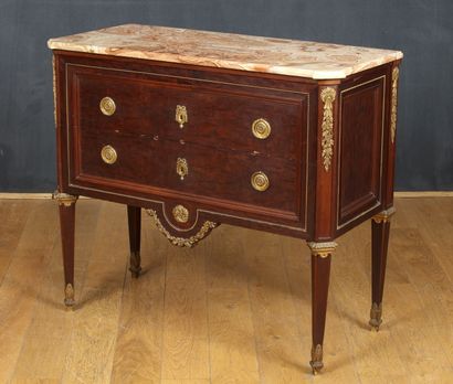 Maison KRIEGER Paris 
COMMODE de Style Louis...