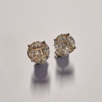 PAIR OF Modern EAR PUCKS in white gold 750...