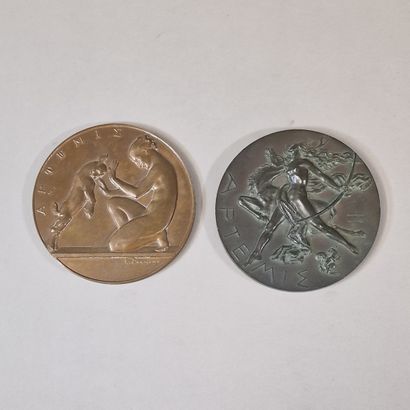 2 HUNTING MEDALS 
- One after Raymond DELAMARRE...