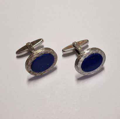 PAIR OF HANDLEBUTTONS - Foreign work Circa...
