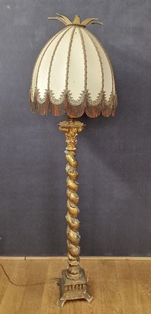 Gilded and polychrome wood electric LAMPADAIRE...