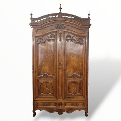 LARGE WARDROBE - PROVENCE 18th Century in...