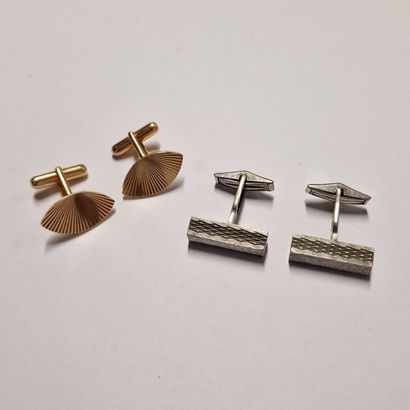PAIR OF OVAL HANDLEBUTTONS Circa 1980 in...