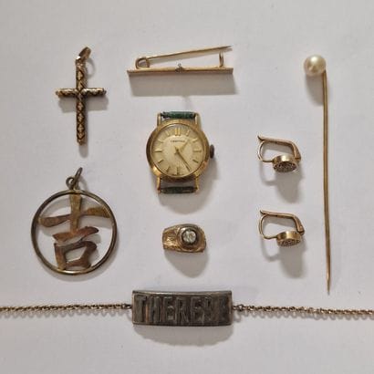 JEWELRY INCLUDING :
- Certina small ladies'...