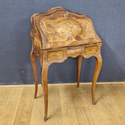 Circa 1960 all sides in light wood veneer...