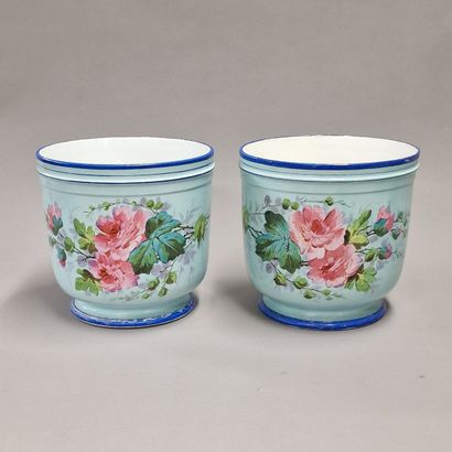 PAIR OF CACHE POTS Circa 1860-1880 in fine...