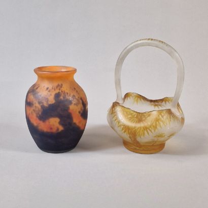 MULLER FRERES A LUNEVILLE - OVOID VASE Circa...