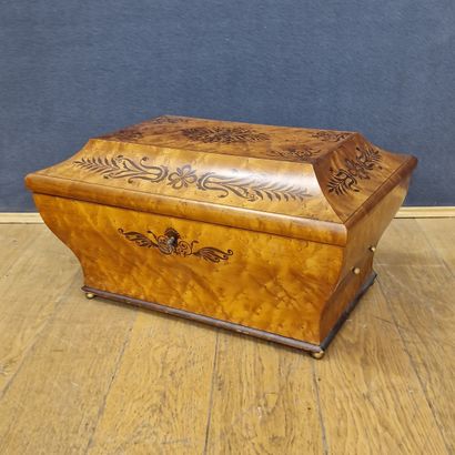SARCOPHAGE SHAPED WEDDING COFFRET from the...