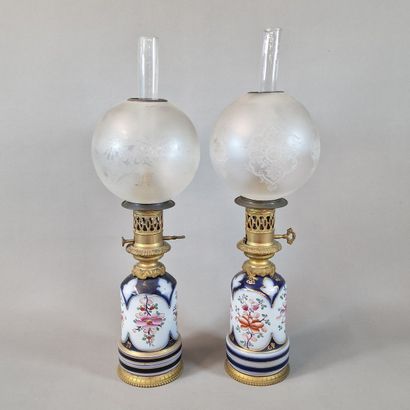 BAYEUX - A PAIR OF Napoleon III period white...