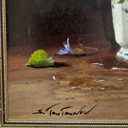 Sergueï TOUTOUNOV (Né en 1958)
Vase de violettes
HUILE...