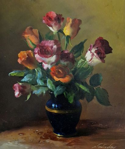 Sergueï TOUTOUNOV (Né en 1958)
Vase de roses
HUILE...