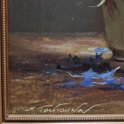 Sergueï TOUTOUNOV (Né en 1958)
Vase de bleuets
HUILE...