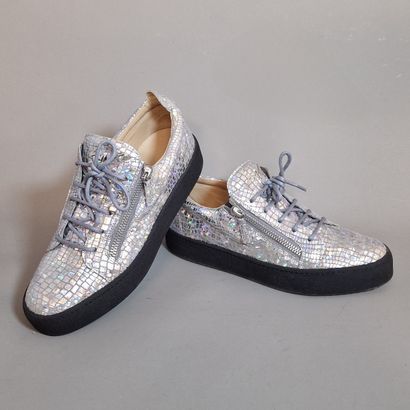 Giuseppe ZANOTTI - PAIR OF ZIPPED SNEAKERS...