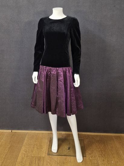 Laura ASHLEY - COCKTAIL DRESS in black velvet...