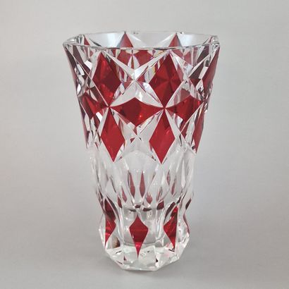 SAINT LOUIS VASE CORNET Circa 1980 en cristal...