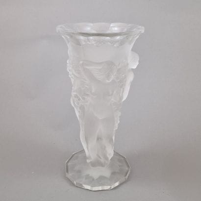 DANS LE STYLE DE LALIQUE - VASE de la Première...