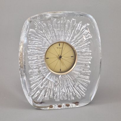 DAUM - TABLE HANGER Circa 1980 in cast crystal
Quartz...