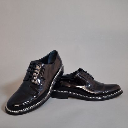 Jimmy CHOO - PAIR OF LACE DERBYS in black...