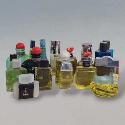 LOT OF 29 GIANT DUMMY BOTTLES
JACQUES BOGART...